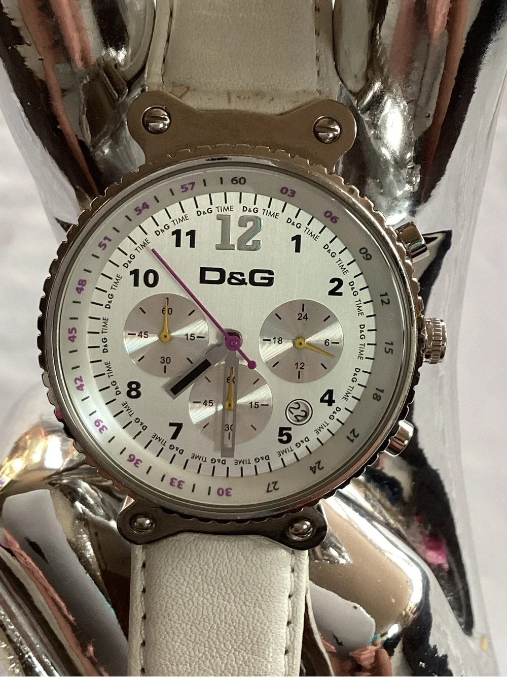 D&G Vintage Chronograph Quartz Watch White Leather Silver Steel New Batteries
